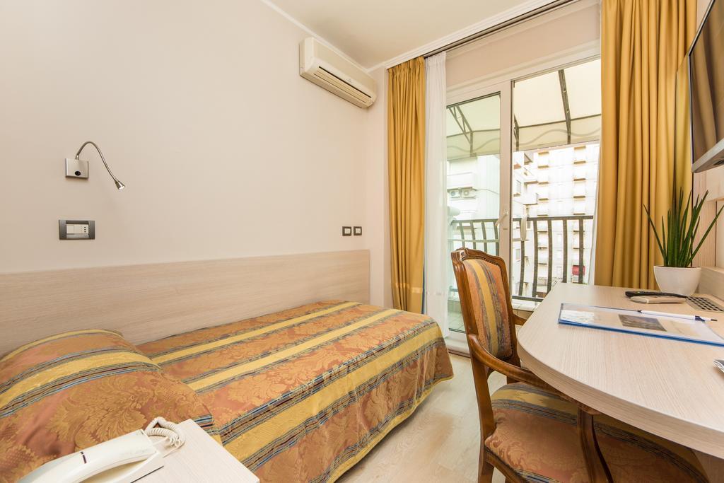 Hotel Croce Di Malta لينانو سابيادورو المظهر الخارجي الصورة