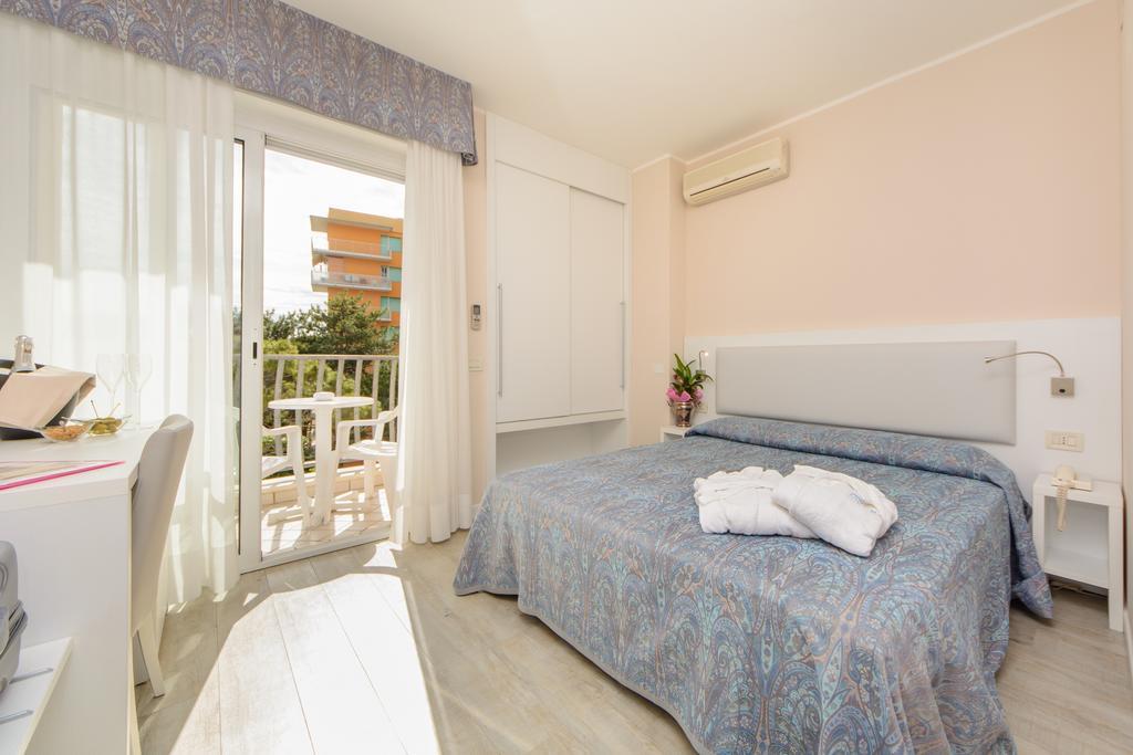 Hotel Croce Di Malta لينانو سابيادورو المظهر الخارجي الصورة